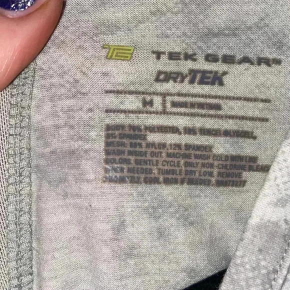 Tek Gear Dry Tek Women’s Medium Athletic Top - Picture 3 of 4